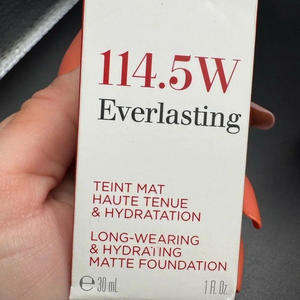 Clarins everlasting foundation
